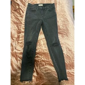 petite 9" mid-rise skinny jeans in black sea
